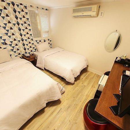 In Seoul Sinchon Goguma Hotel Exterior foto